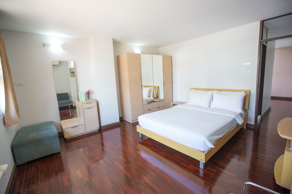 1 Bedroom photo 3