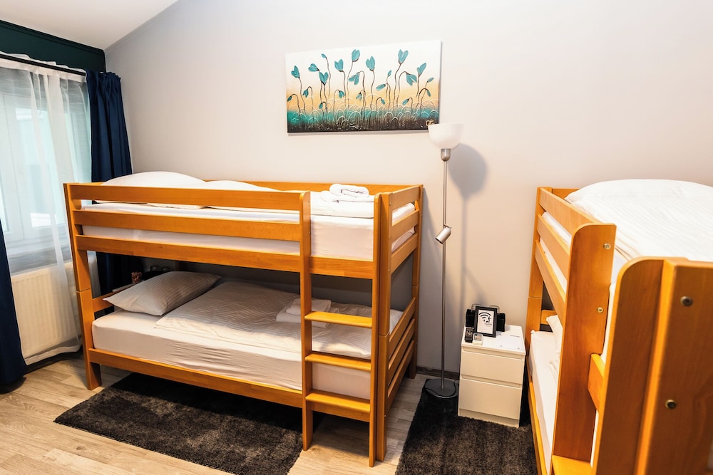 Classic Shared Dormitory, Women only