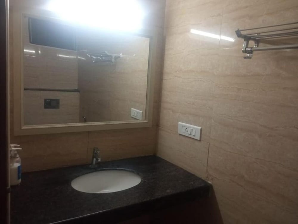 Deluxe Triple Room - Photo 7