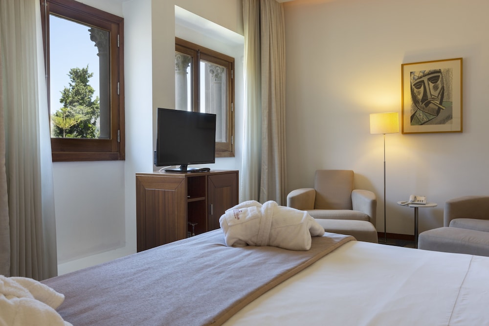 Suite Estudio Junior (Acceso al Spa) Suite Estudio Junior (Acceso al Spa)