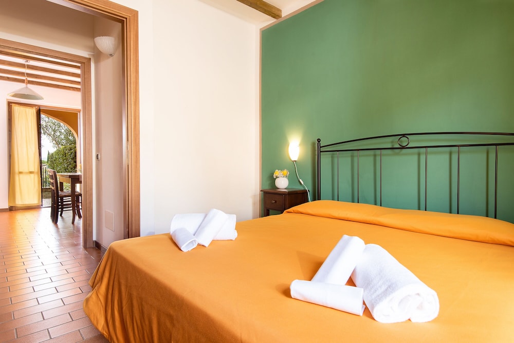 Family Apartment, 2 Bedrooms (Family Pool Suvereto Trilo Ground) photo 2