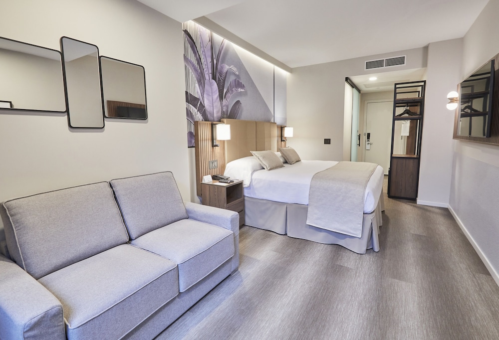 Deluxe Room, 1 King Bed with Sofa bed