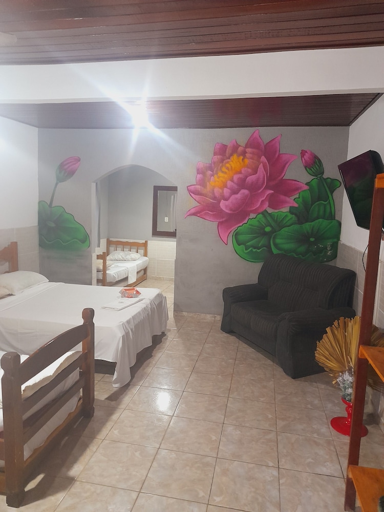 Family Room, Multiple Beds