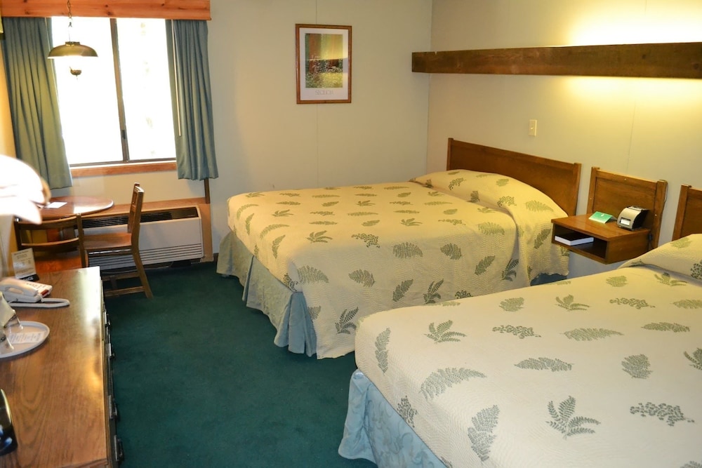 Deluxe Room, 2 Queen Beds photo 1