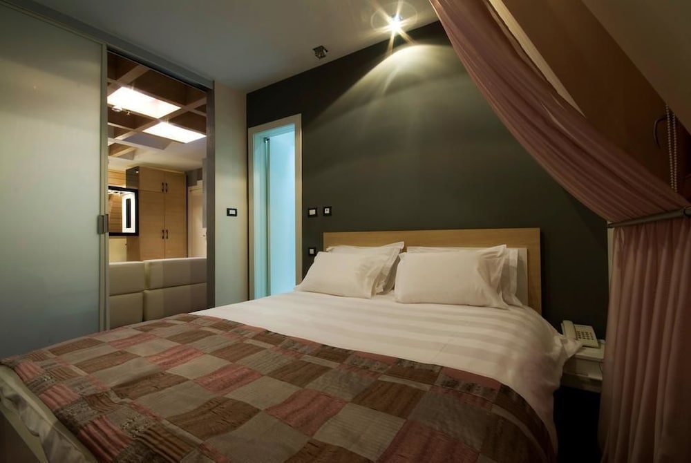 Executive Suite photo 1
