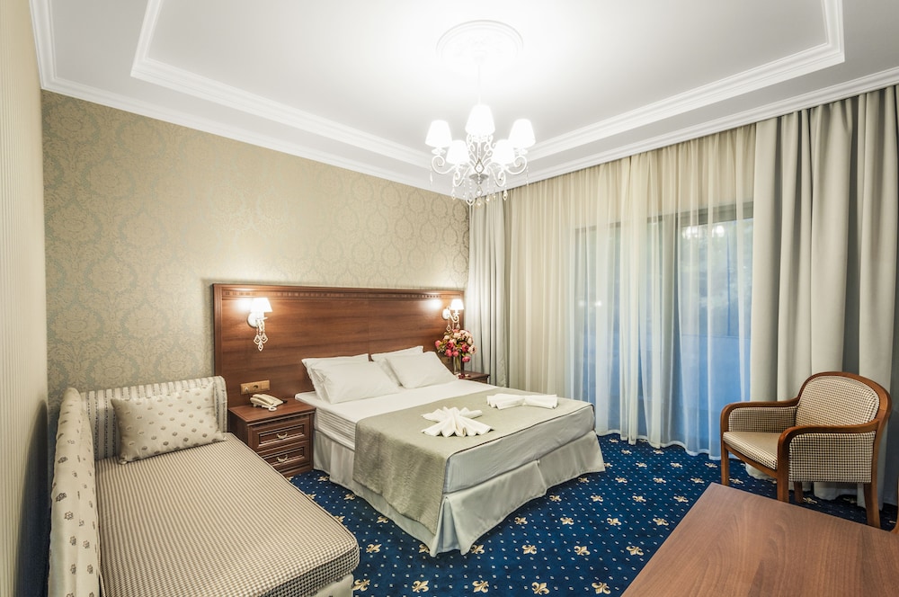 Standard Double or Twin Room photo 3