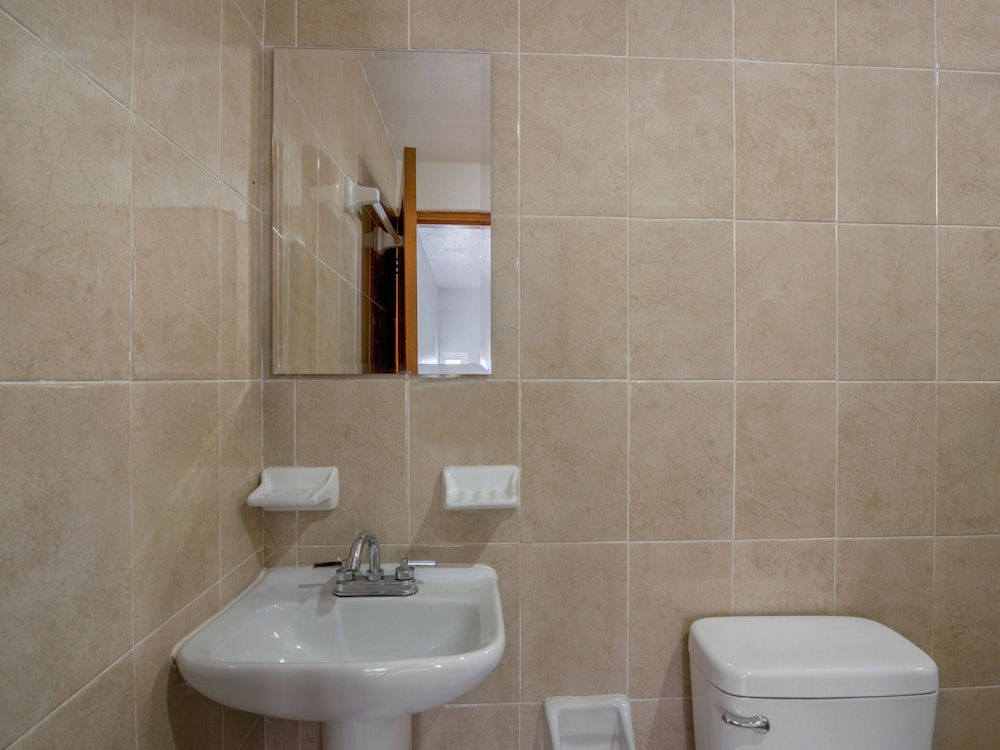 Standard Room - Photo 5