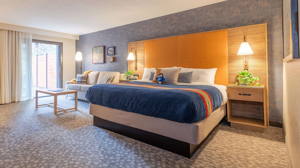 Room, 1 King Bed with Sofa bed, River View (Fire Pit)