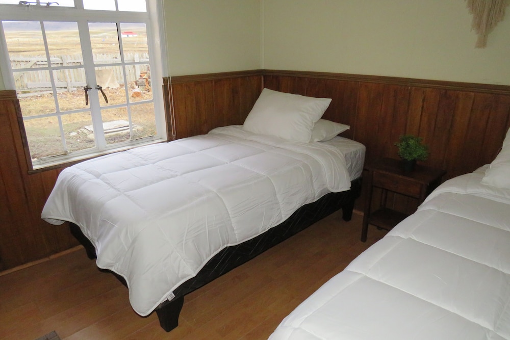 Basic Double Room, 2 Twin Beds photo 2