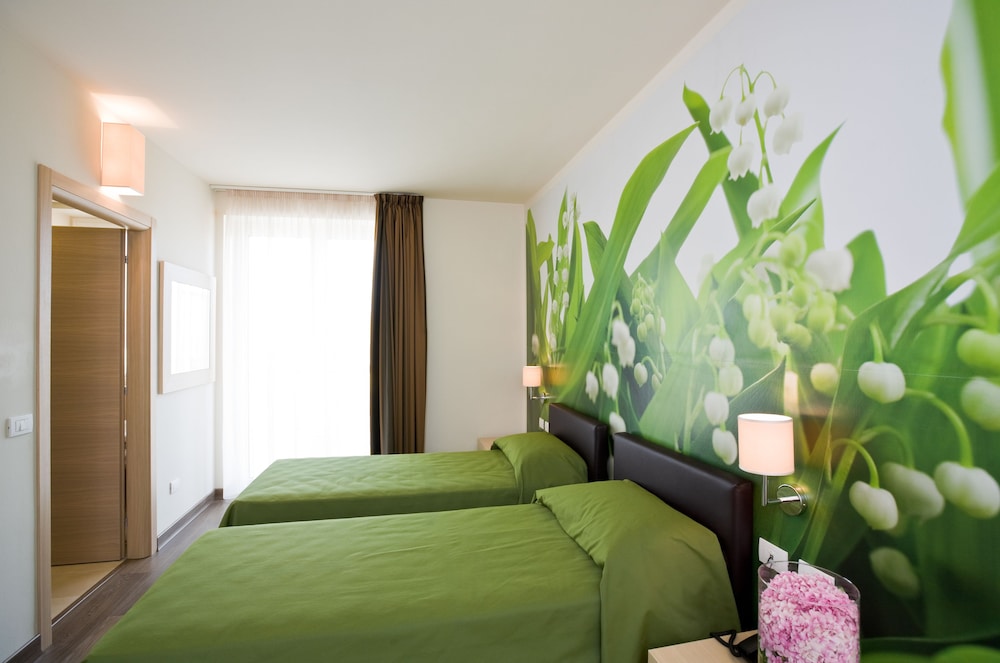 Comfort Room with balcony photo 2