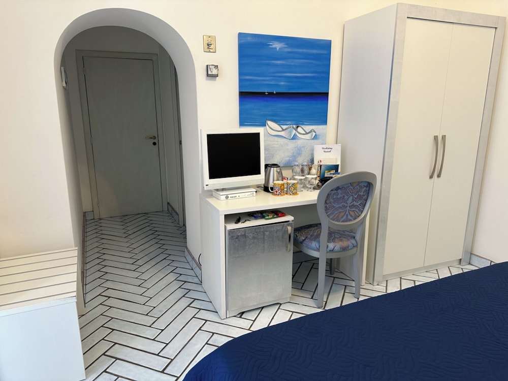 Standard Double Room, Jetted Tub, Sea View photo 3
