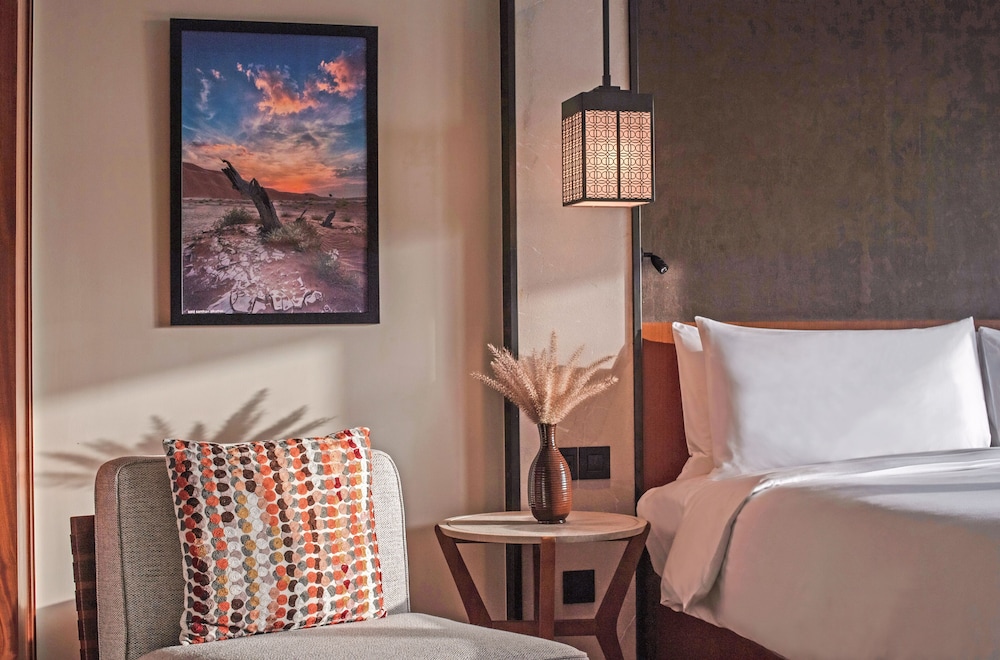 Room, 1 King Bed, Terrace, Lagoon View - Photo 1