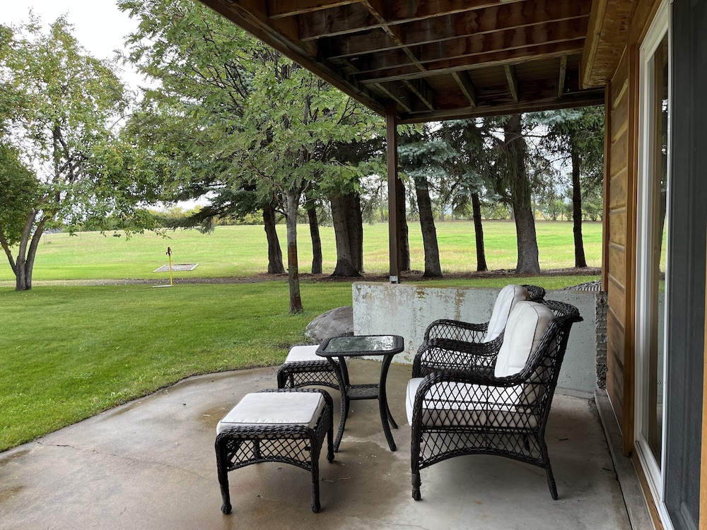 Room, 1 Queen Bed, Private Bathroom, Ground Floor (Blacktail Mountain) photo 2