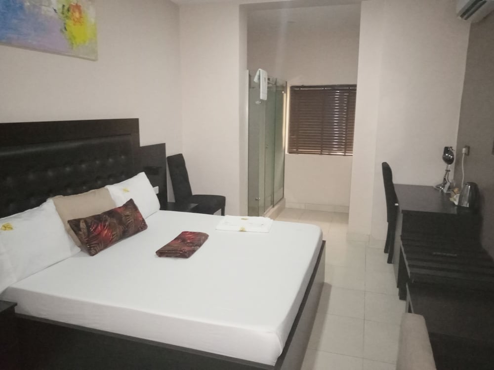 Deluxe Room - Photo 4