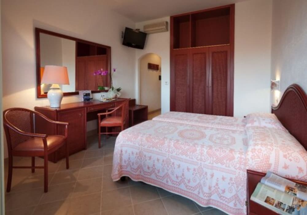 Classic Room, City View - Photo 2