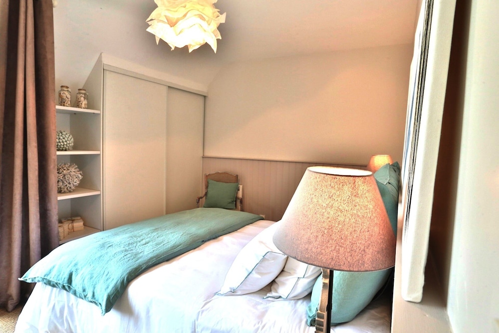 Suite, Private Bathroom, Sea View (Petit et Grand Huernic) photo 1