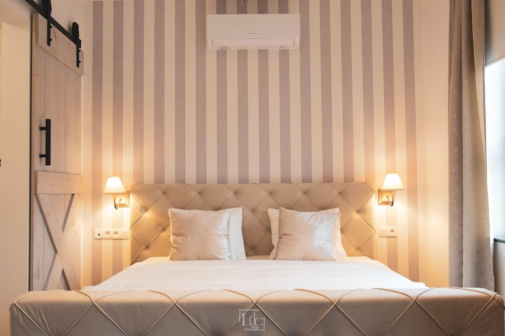 Deluxe Double Room, Park View photo 1