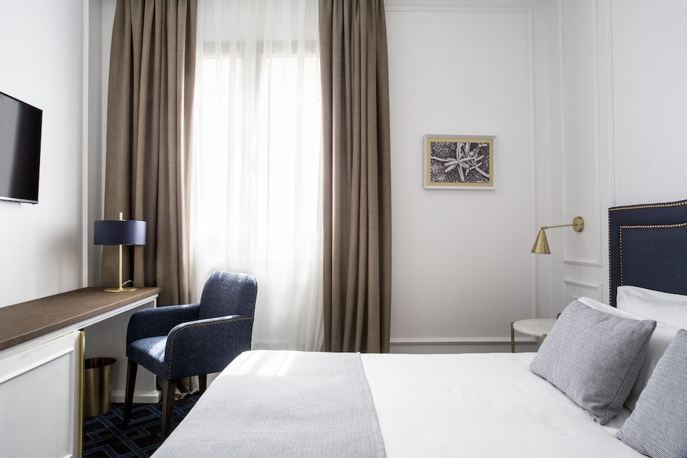 Superior Double or Twin Room photo 2