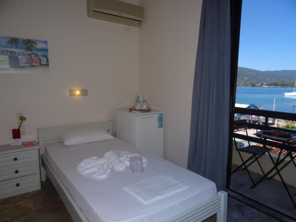 Comfort Double Room, 1 Queen Bed, Private Bathroom, Sea View