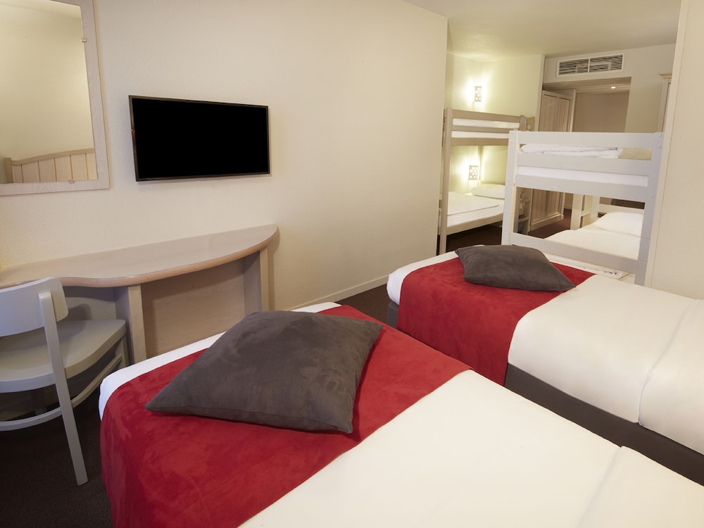 Standard Room, Multiple Beds photo 1