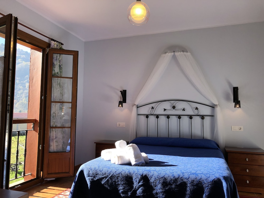 Apartment, Multiple Bedrooms