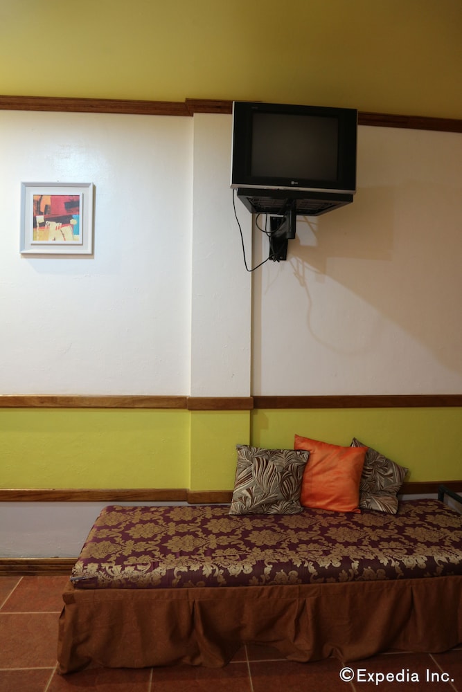 Deluxe Room, 2 Twin Beds, Pool View photo 2