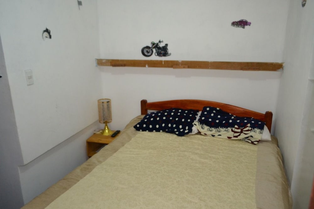 Basic Double Room, 1 Queen Bed, Non Smoking, Private Bathroom photo 1