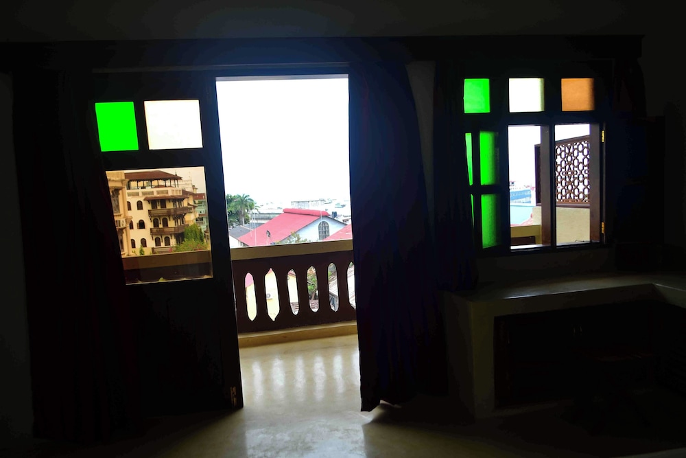 Deluxe Single Room, 1 King Bed, Non Smoking, City View photo 3