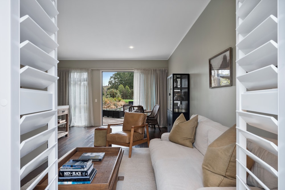 Luxury Suite, 1 Bedroom, Garden View photo 2