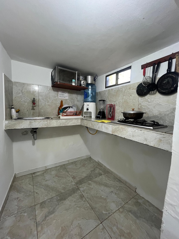 Family Studio, Kitchenette photo 2