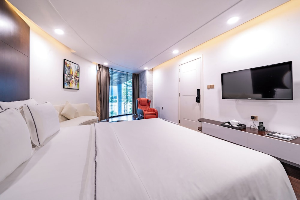 Royal Suite, 2 Bedrooms - Photo 2