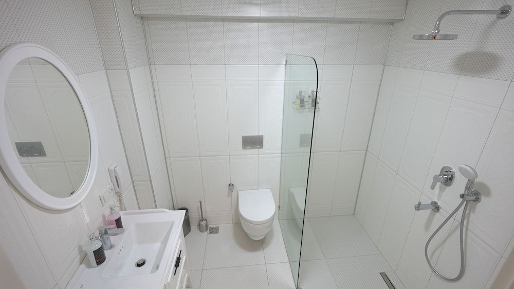 Comfort Room - Photo 9