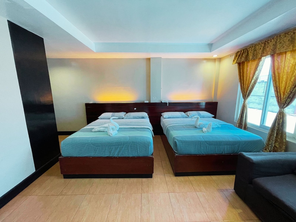Family Room - Photo 2