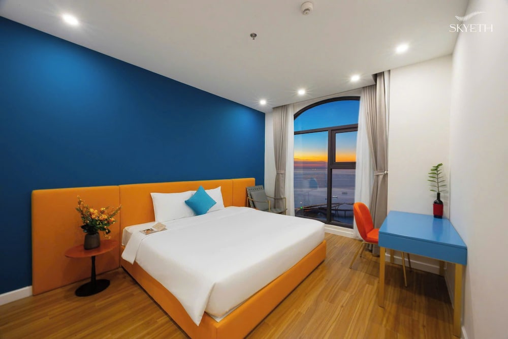One-Bedroom Balcony Ocean View