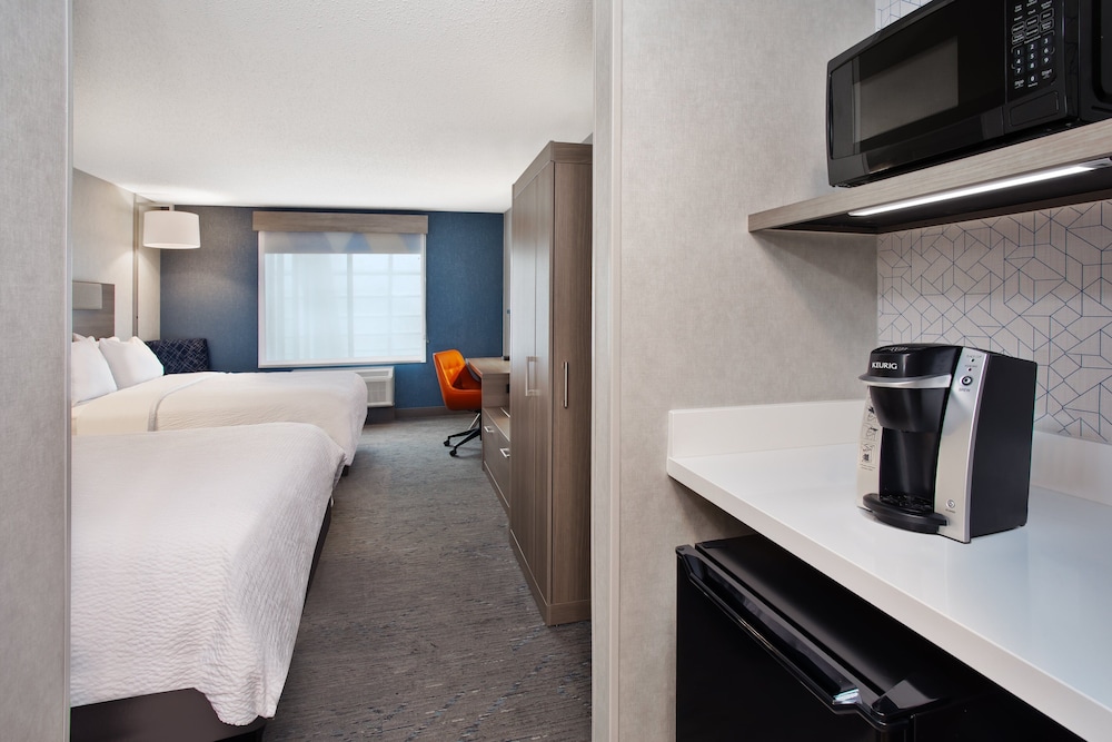 Standard Room, 2 Queen Beds - Photo 1