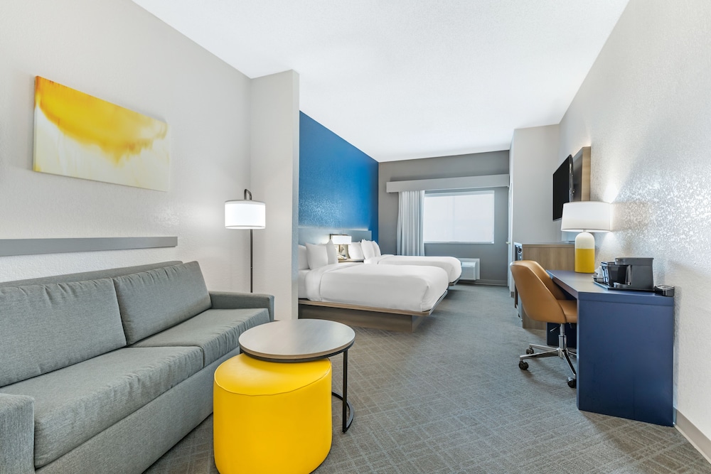 Suite, Multiple Beds, Non Smoking - Photo 1