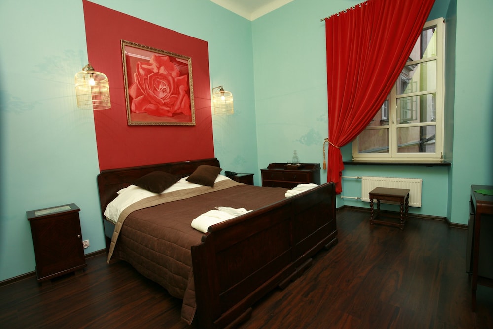 Deluxe Room (with AC) - Photo 1