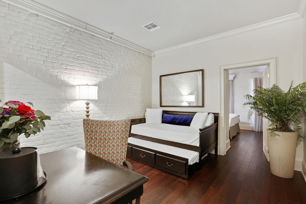 King Suite - Photo 4