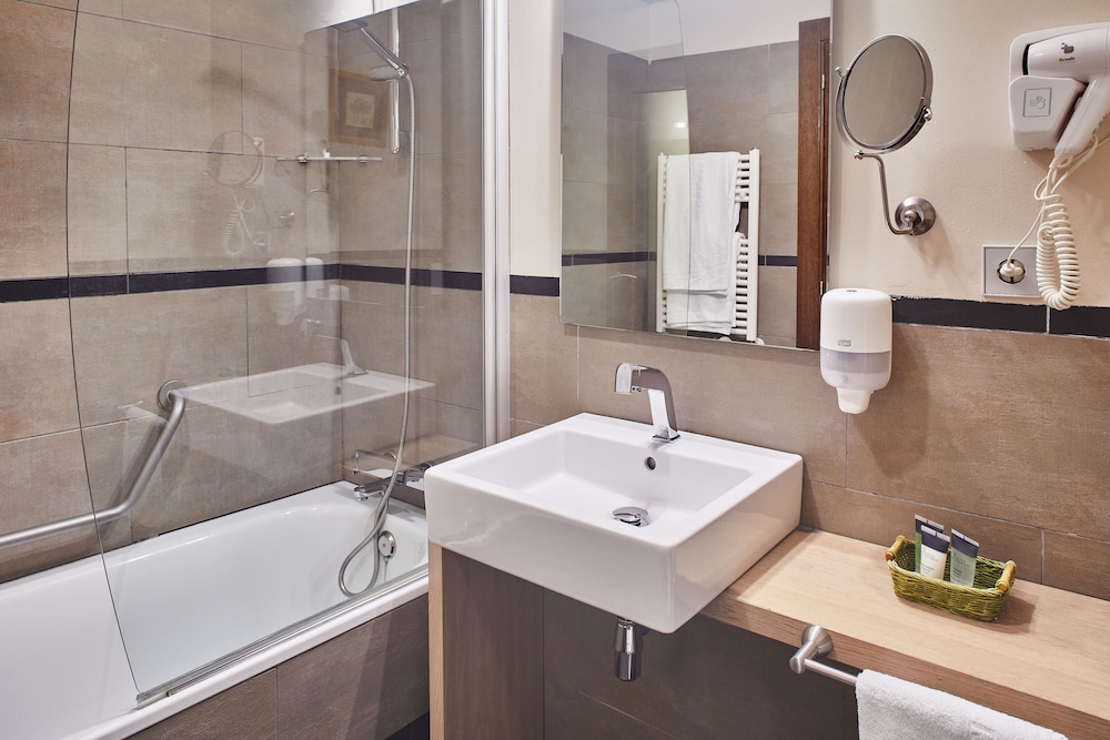 Double Room - Photo 3
