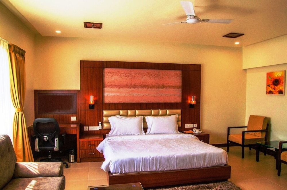 Economy Double Room, 1 Double Bed - Photo 4