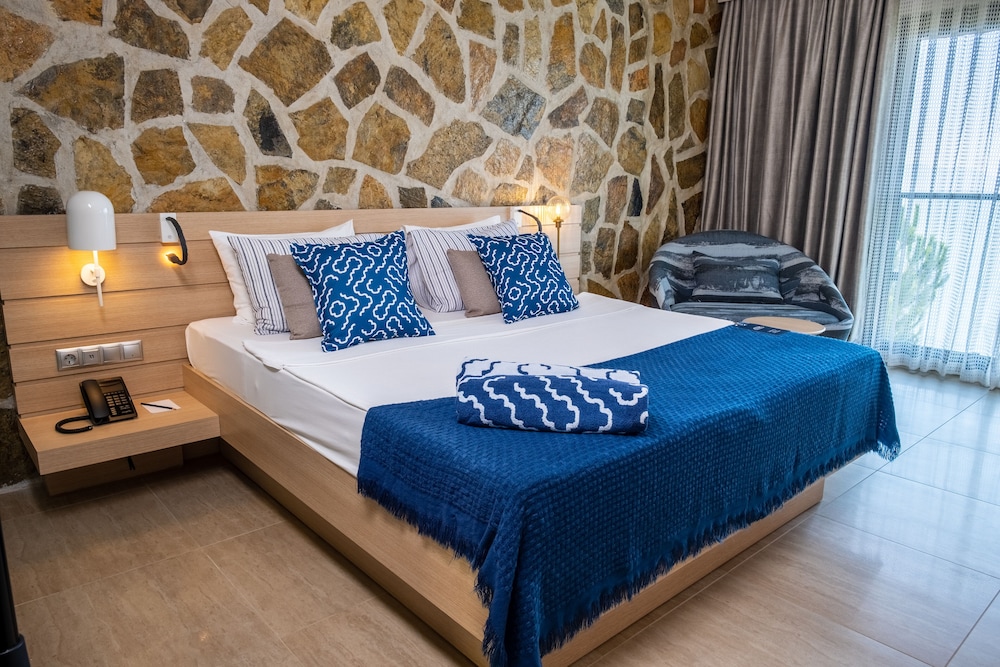 Standard Room, Sea View (Without Balcony) photo 3