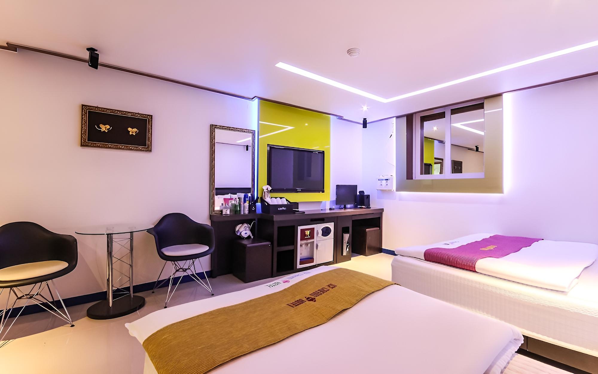 Room (Suite room (twin)) photo 3