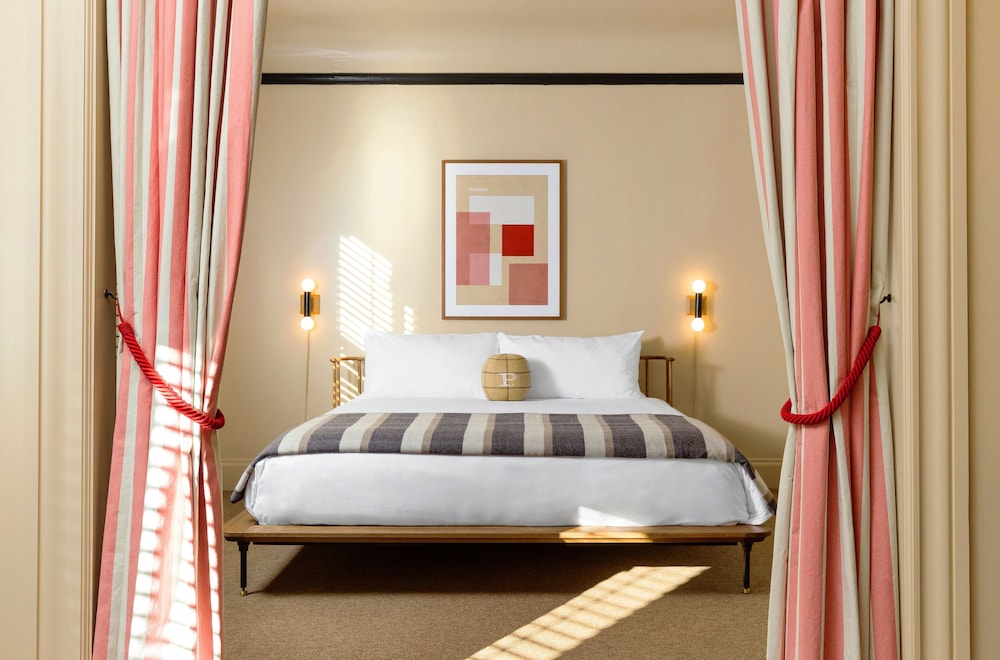 Suite, 1 King Bed (The King Suite) - Photo 2