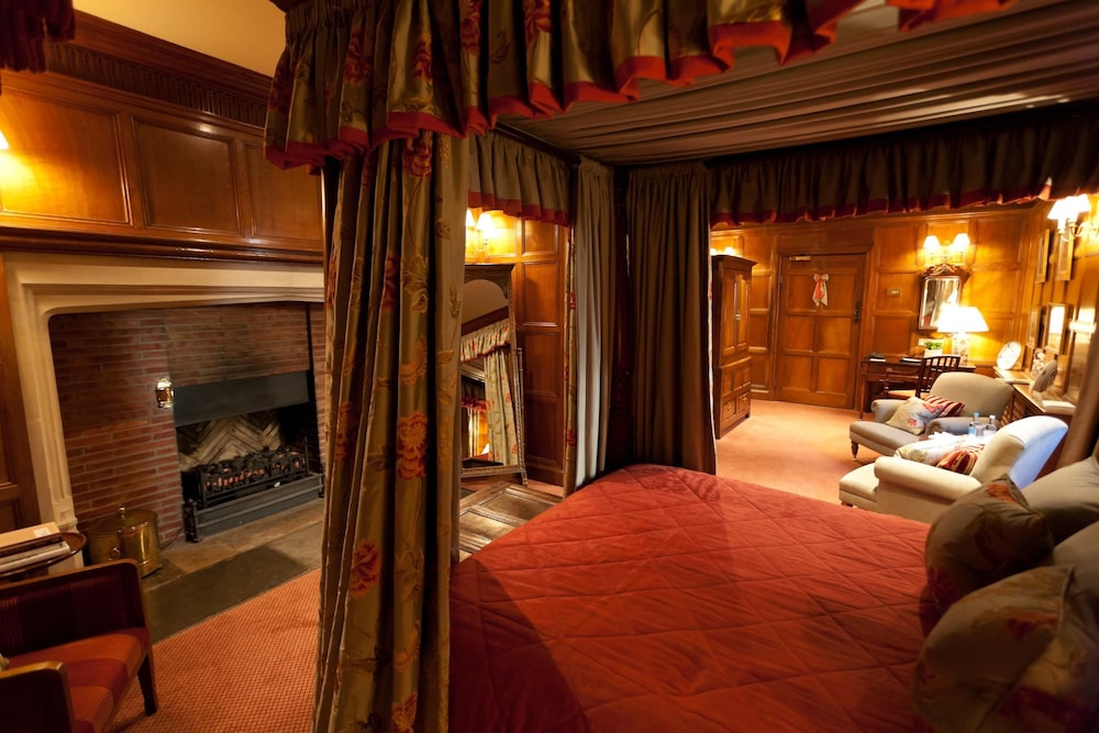 Superior Four poster room photo 2