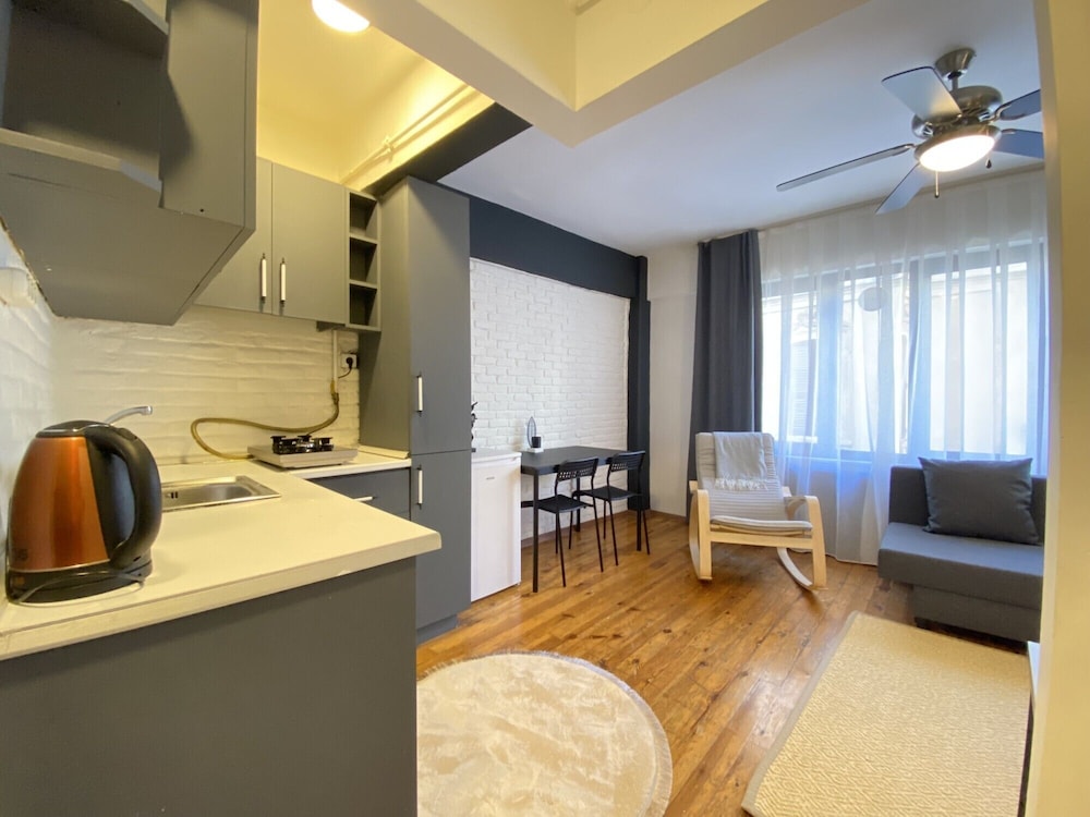 Apartment photo 2