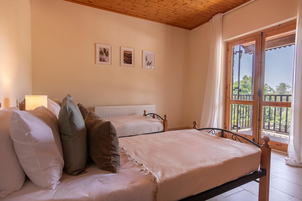 Luxury Villa photo 2
