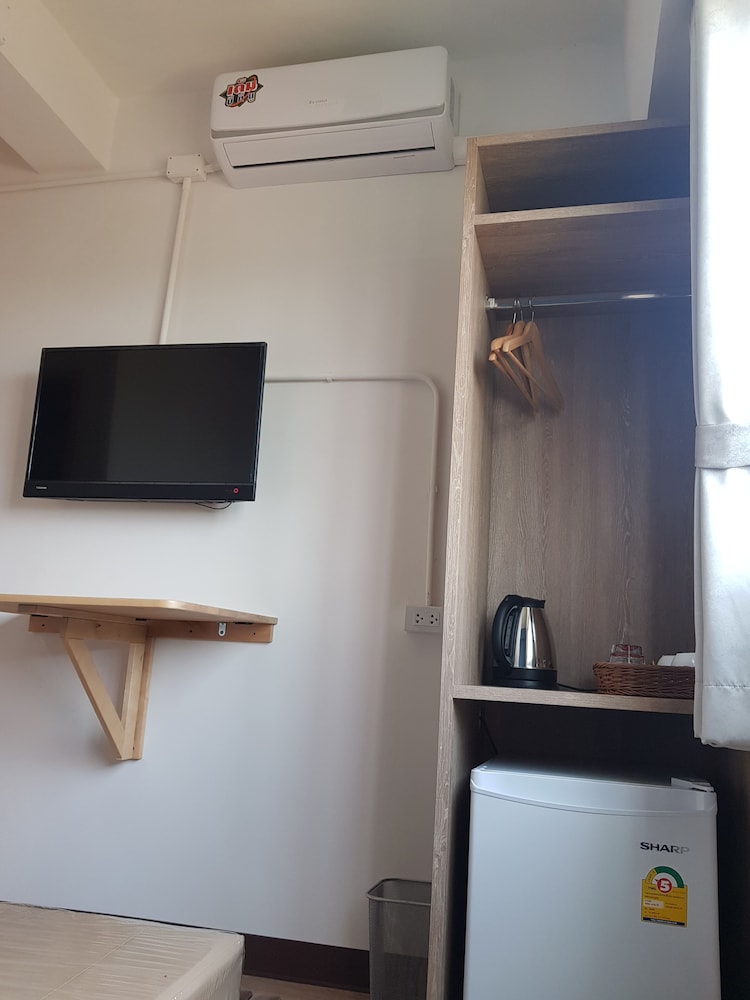 Private Double Room with Private Bathroom photo 3