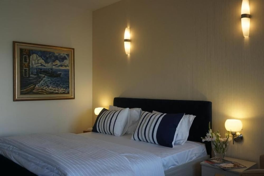 Deluxe Double Room - Photo 16