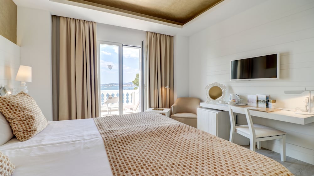 Double Room, Balcony, Sea View - Photo 1