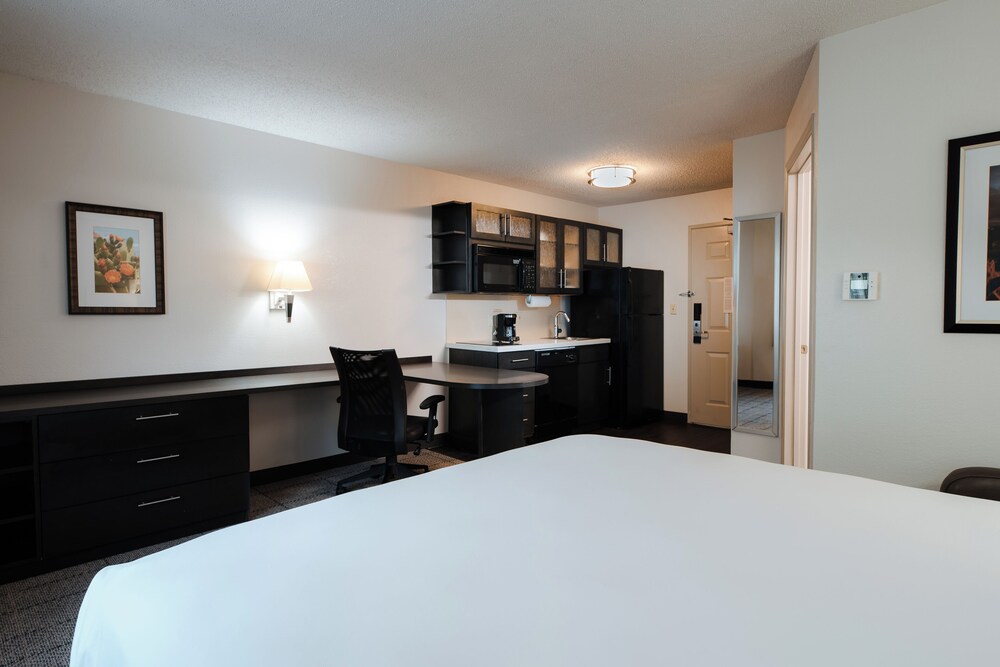 Suite, 1 Queen Bed with Sofa bed, Accessible (One Bedroom) - Photo 4